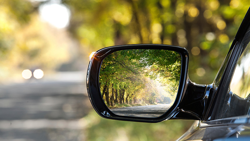 Marquee-VE-ReflectionOfAutumnRoad-800x450